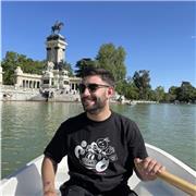 Soy un maestro titulado por la Universidad de Oviedo de 23 años. Actualmente estoy estudiando un máster a distancia.